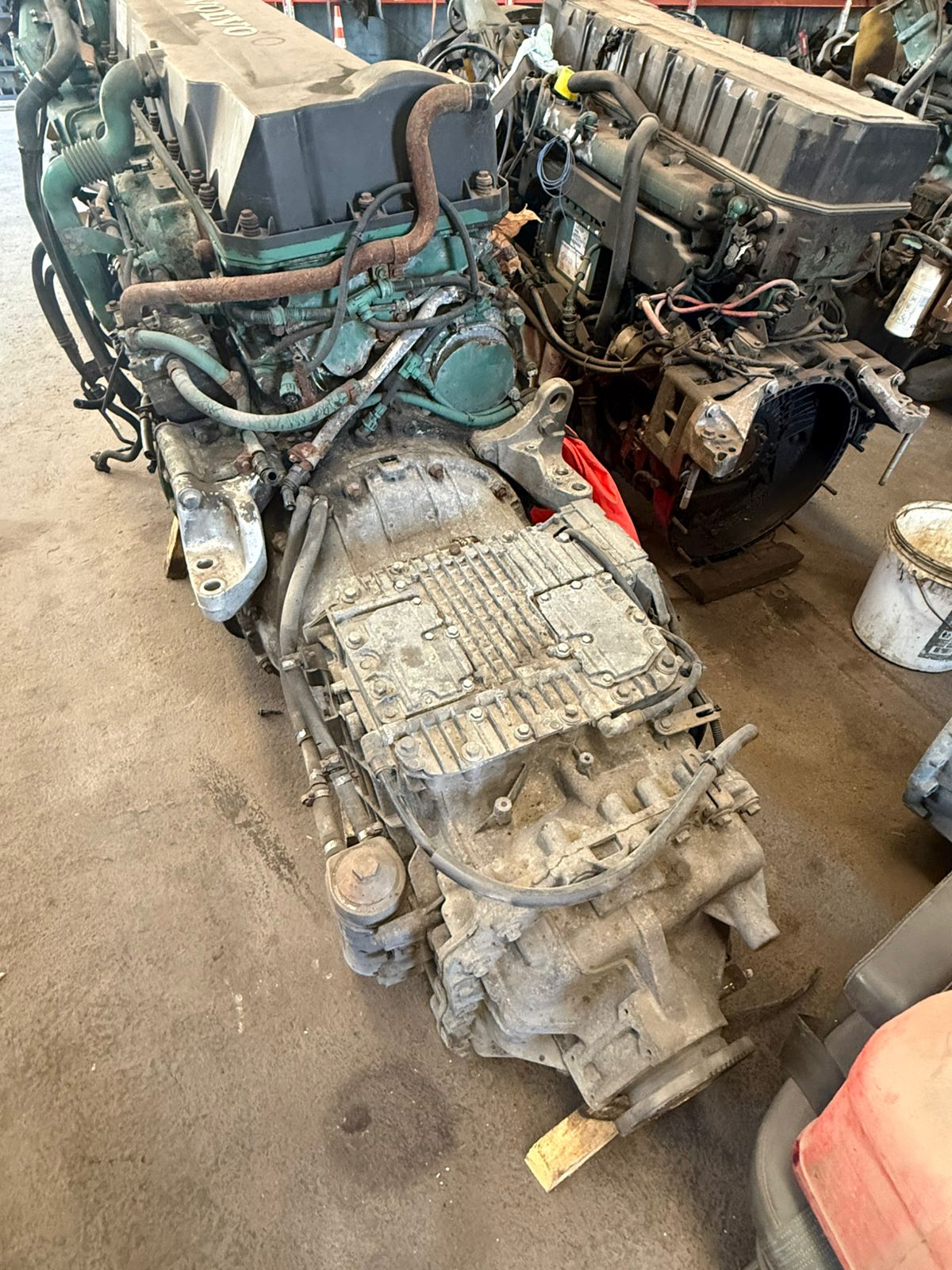 Motor Volvo D13 440HP con Caja de Cambios Automatica ISHIFT– Conjunto Completo Impecable