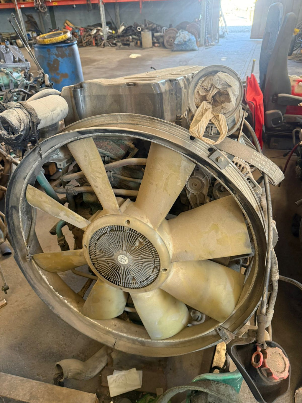 Motor Volvo D12D 460 HP con Caja Mecánica o sin caja!